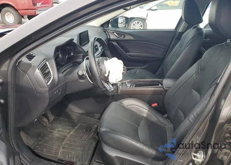 2018 Mazda 3 Grand Touring z USA, uszkodzony, nr VIN 3MZBN1M37JM173059